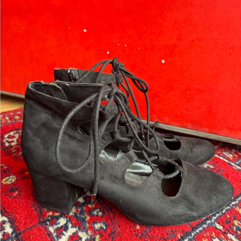 Black Lace-Up Women's Shoes